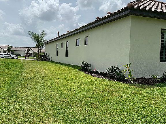 Wide space between houses