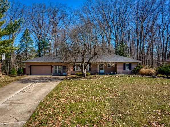 8327 Eastwood Dr, Broadview Heights, OH 44147