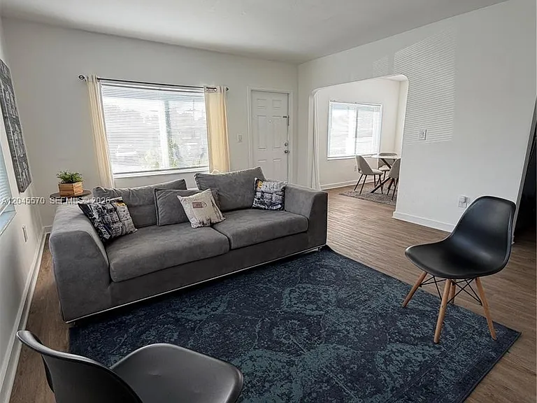 1215 NE 109th St #1215 — Photo 5