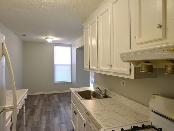 3rd image of 58 Shrewsbury Green Dr Unit A