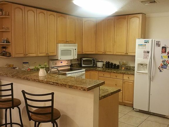 4th image of 7991 NW 44th Ct