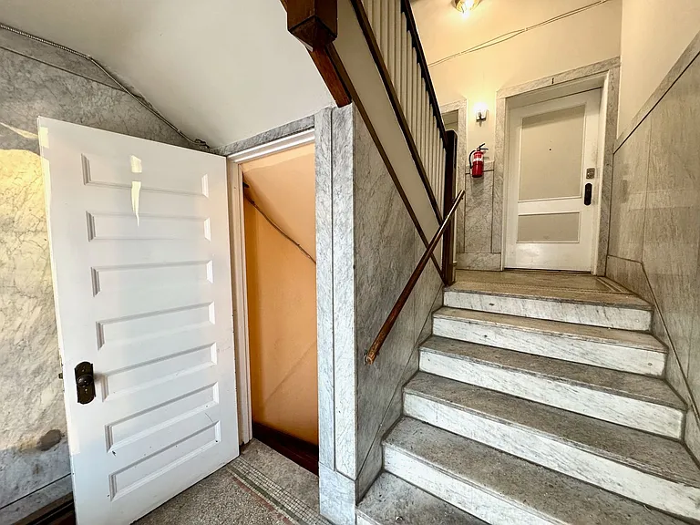Nixon St. Apartments — Photo 29