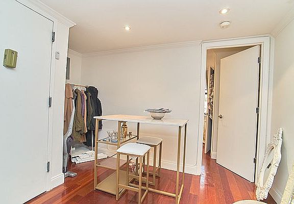 4th image of 129 1st Ave #2R