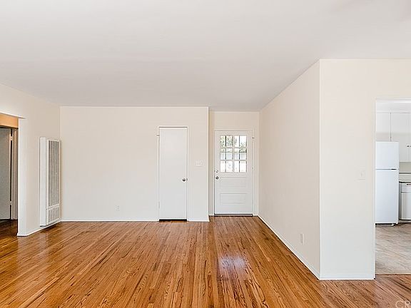 2nd image of 10957 Laurel Canyon Blvd