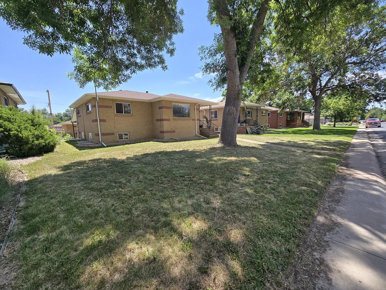 4 bed, 2040 sqft, $3,495 — Photo 2