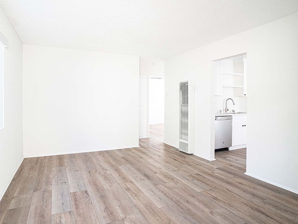 1st image of 325 Sierra St #327C
