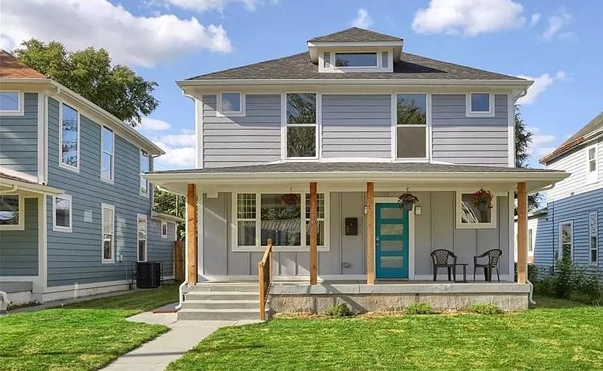 1st image of 2020 Woodlawn Ave