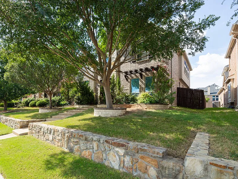 1352 Bentgrass Dr — Photo 3