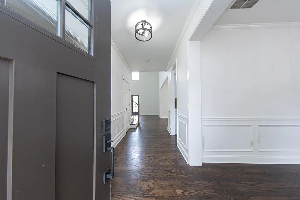 4 bed, 3.5 bath, 3000 sqft, $3,500 — Photo 3