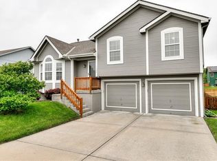 11504 N Laurel Ave, Kansas City, MO 64157
