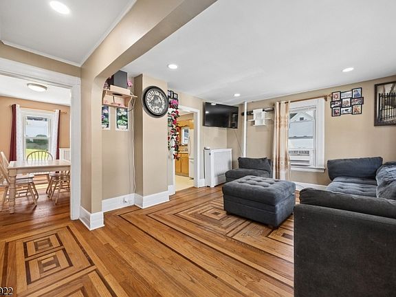 3rd image of 26 Liberty St