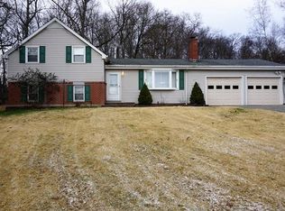 106 Oak Ln, Mars, PA