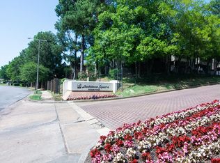 805 Creekside Dr W #3, Memphis, TN 38117