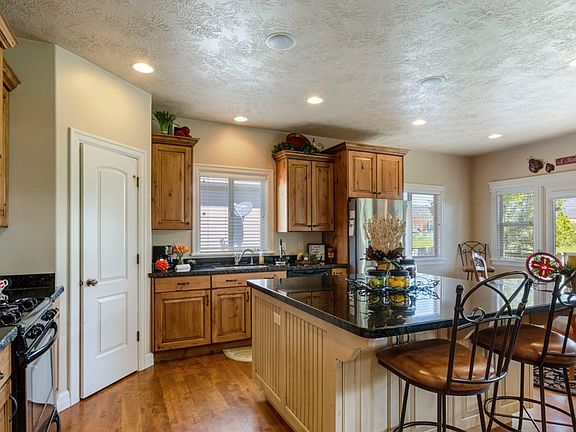 2nd image of 3282 N Alpine Vista Way