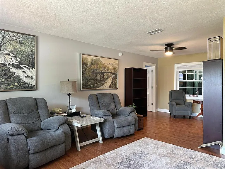 818 Mendoza Dr — Photo 13