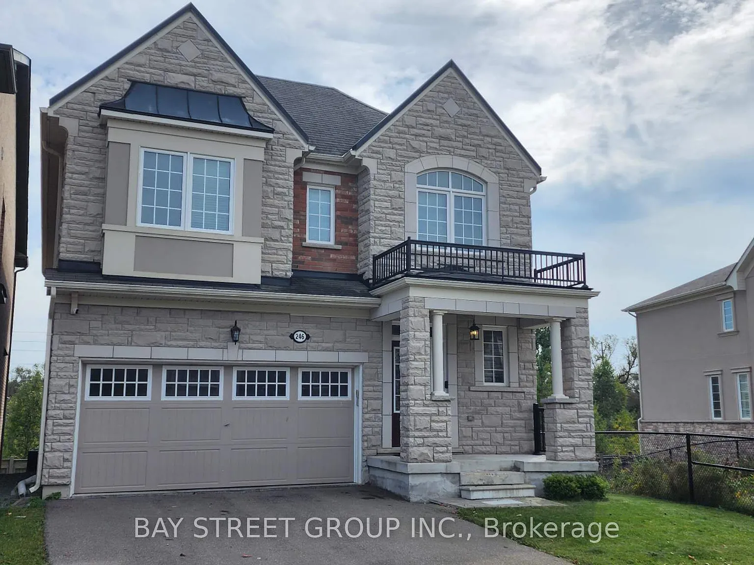 4 bed, $4,200 — Photo 1