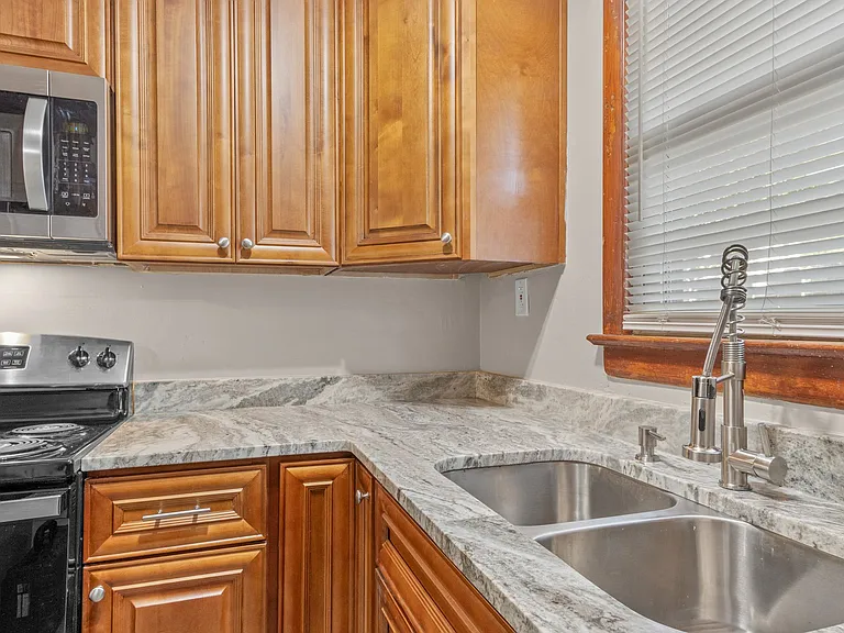 9103 Hammett Ave #B — Photo 6