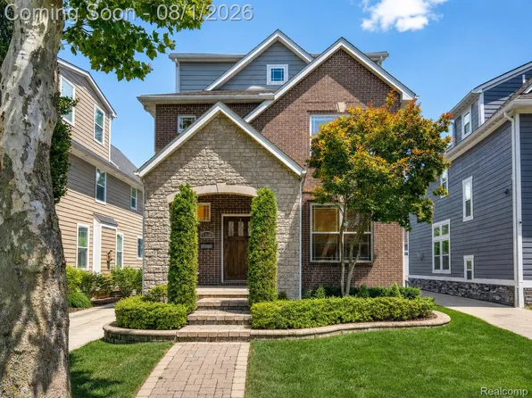 1208 Smith Ave, Birmingham, MI 48009