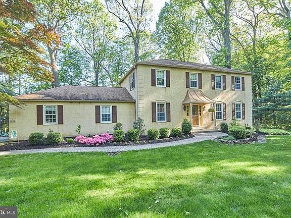 4th image of 806 Lisadell Dr