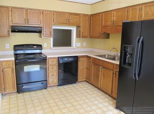 907 B Shelby Dr, Greensboro, NC 27409