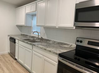 1046 W Collins St, Denison, TX 75020