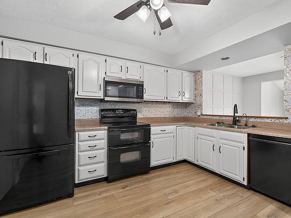 3rd image of 2707 Leatherwood Ct