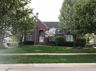 5755 Majestic Oaks Dr, Commerce Township, MI 48382