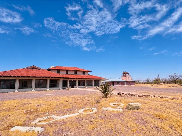36558 Santa Fe Dr, Daggett, CA 92327