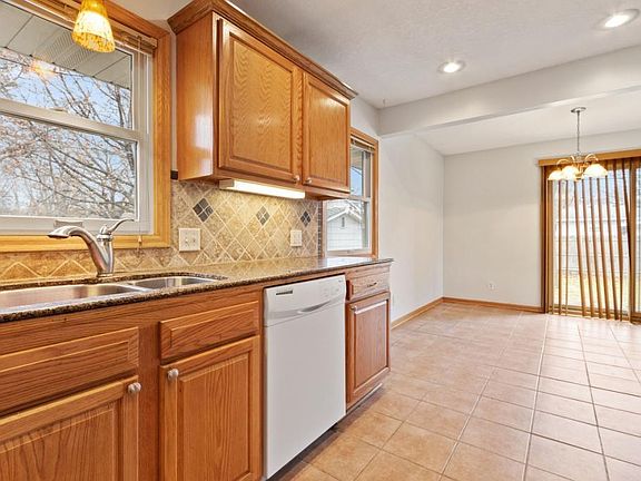 4th image of 6524 Anoka St NE