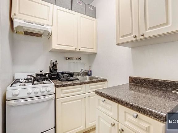 4th image of 167 E 33rd St #4RB