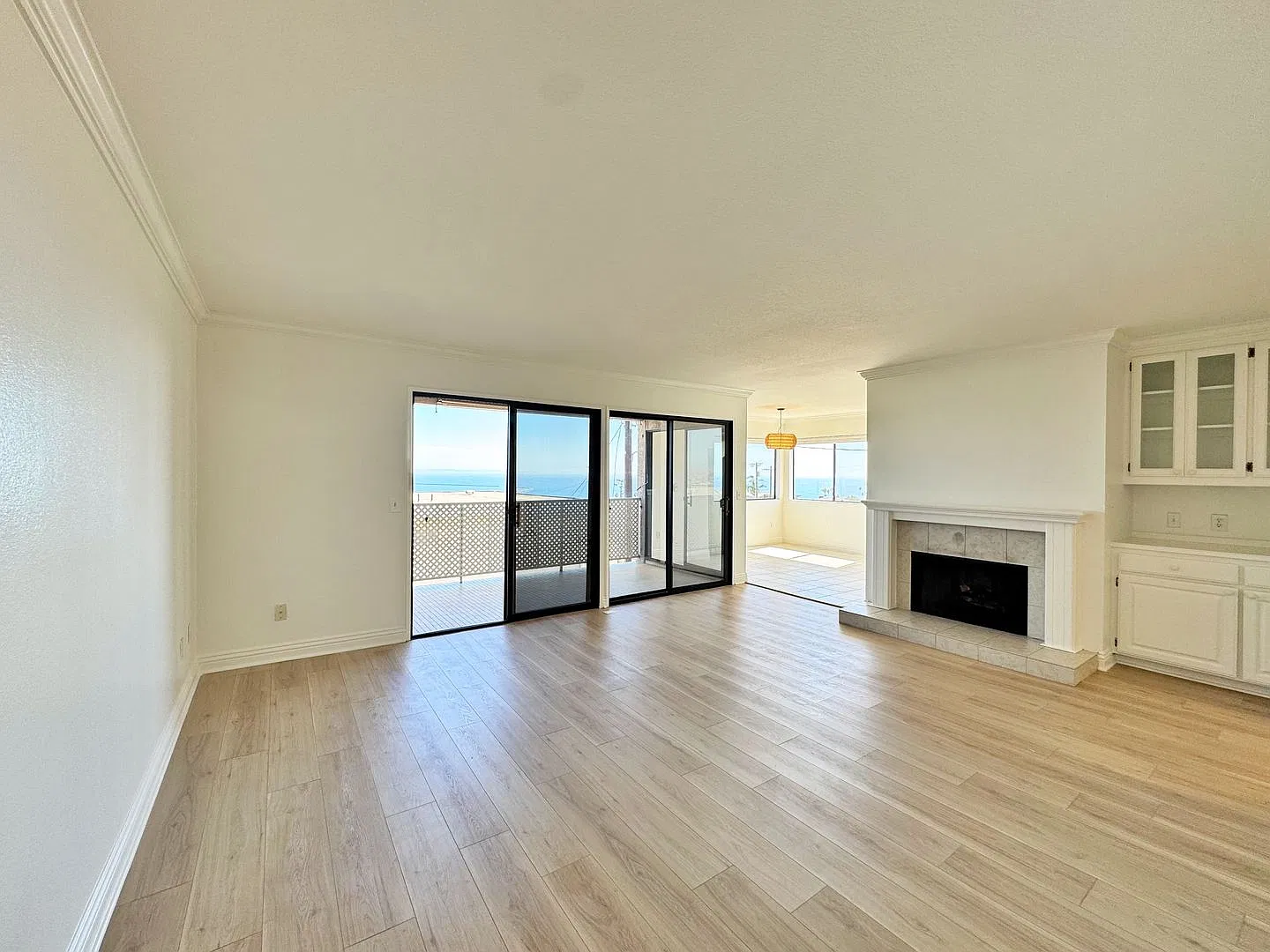 Panoramic Ocean Views & Coastal Living in Point Fermin — Photo 3