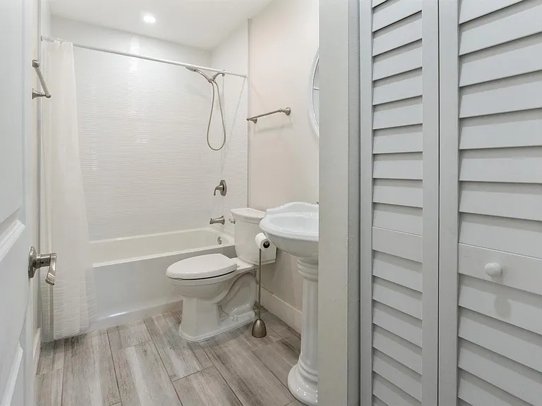 15037 Brighton Ln — Photo 14