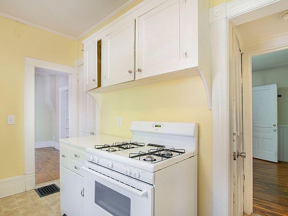 4th image of 123 Paddock Ave SE APT 1