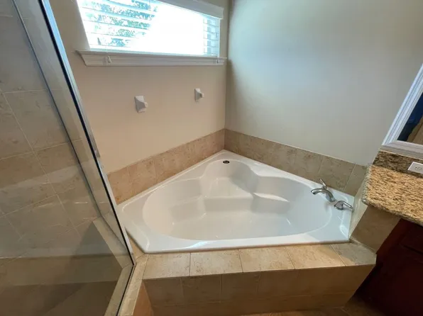 7763 SW 80th Dr, Gainesville, FL 32608