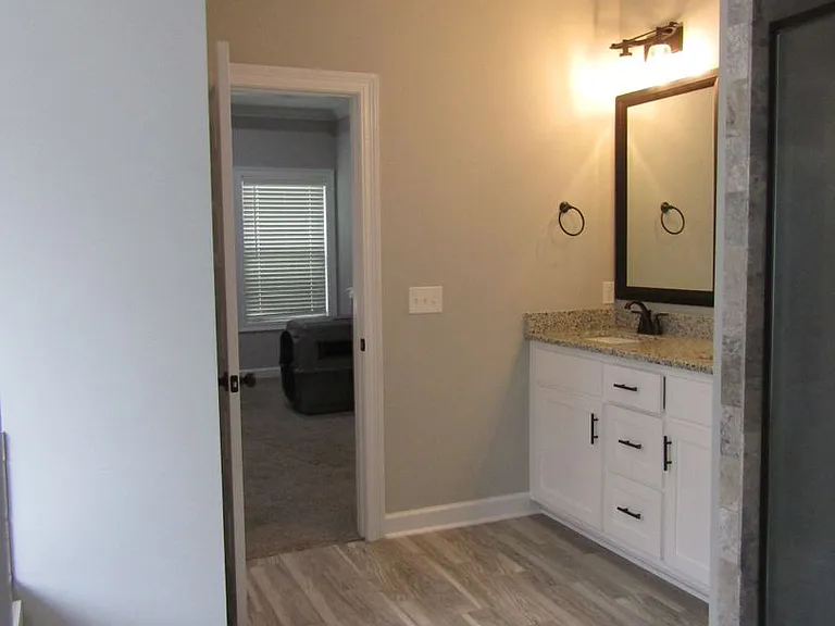 212 Savannah Dr — Photo 12