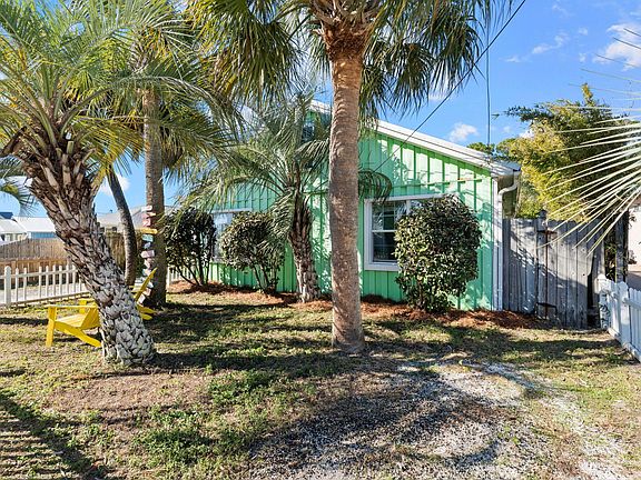 4th image of 209 Lakeshore Dr E