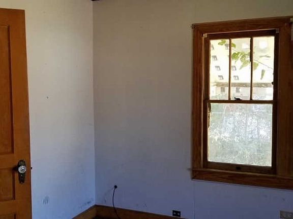 5th image of 210 W Wilson St