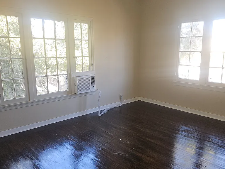 1460 S Holt Ave — Photo 5