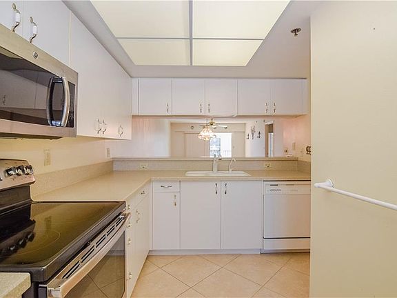 5th image of 9461 Harbor Greens Way APT 403