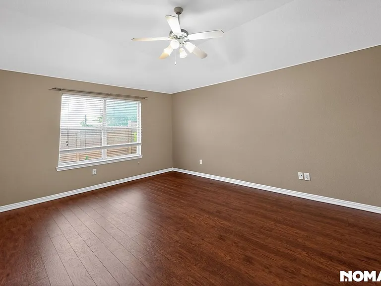 409 Lois Ln — Photo 20