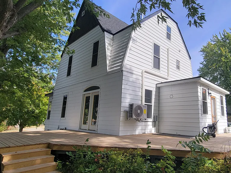 444 Minnesota Ave E — Photo 3