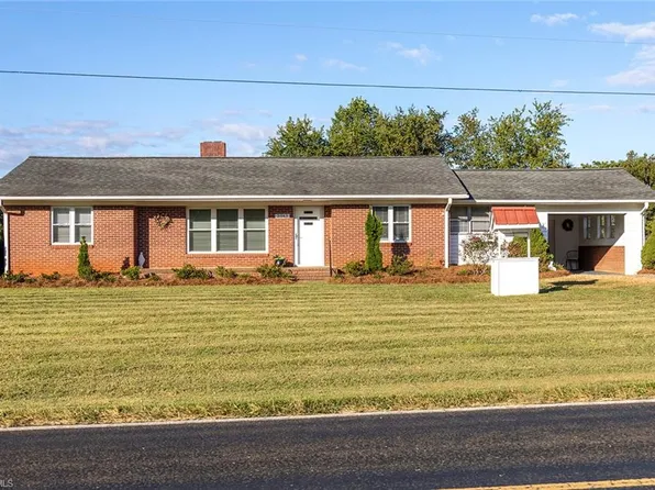 2043 Snow Hill Church Rd, Danbury, NC 27016