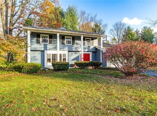 10 Tuxford Rd, Pittsford, NY 14534