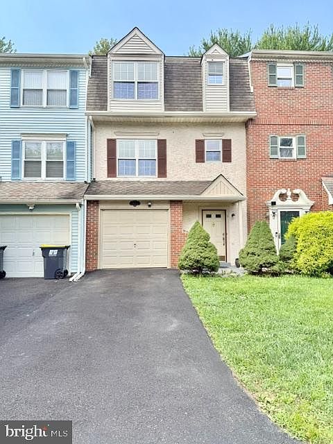 1st image of 4 Evlon Ct