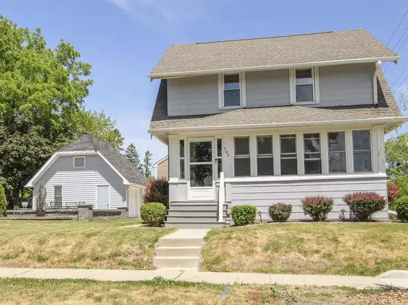 700 Chicago AVENUE, Waukesha, WI 53188