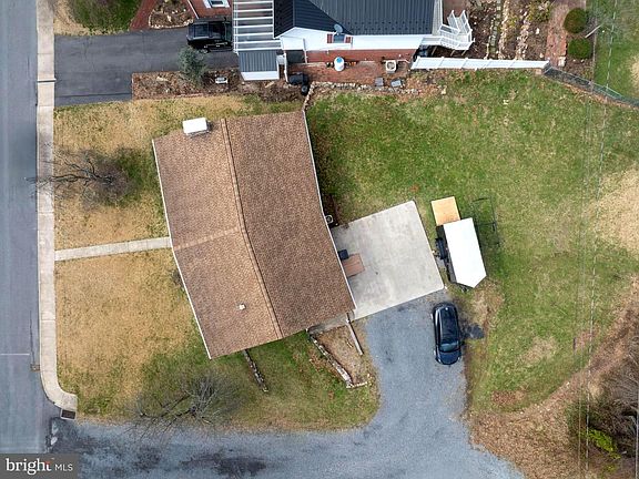 2nd image of 17 Sunset Rd