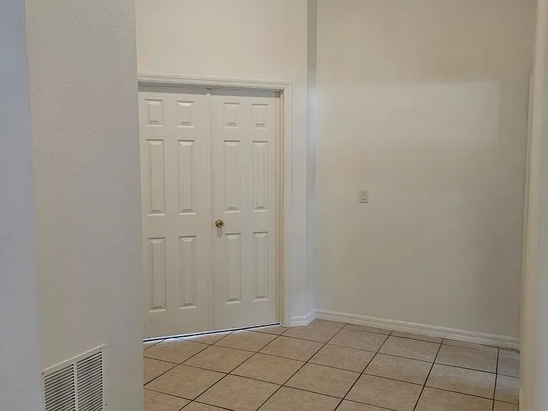 1 Emmons Ln — Photo 35