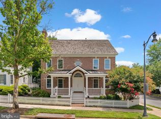 405 Tschiffely Square Rd, Gaithersburg, MD 20878