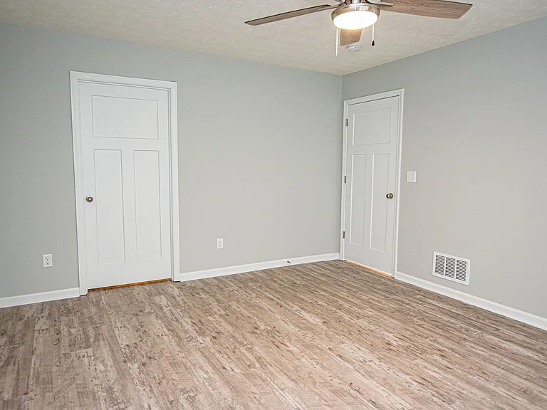 500 Eagle Pointe Dr — Photo 20