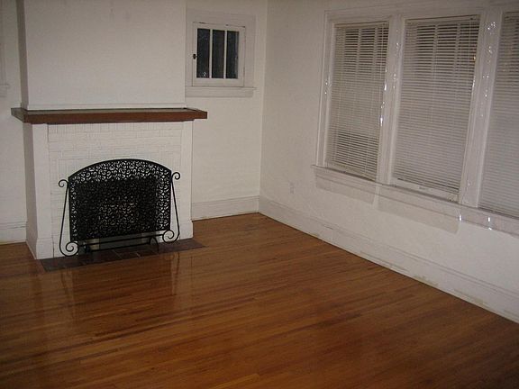 4th image of 2259 Carter Ave